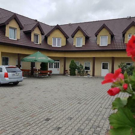 Hotelik Pod Baranami Siechnice Bagian luar foto