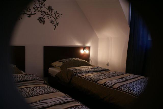 Hotelik Pod Baranami Siechnice Bagian luar foto