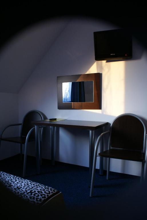 Hotelik Pod Baranami Siechnice Bagian luar foto