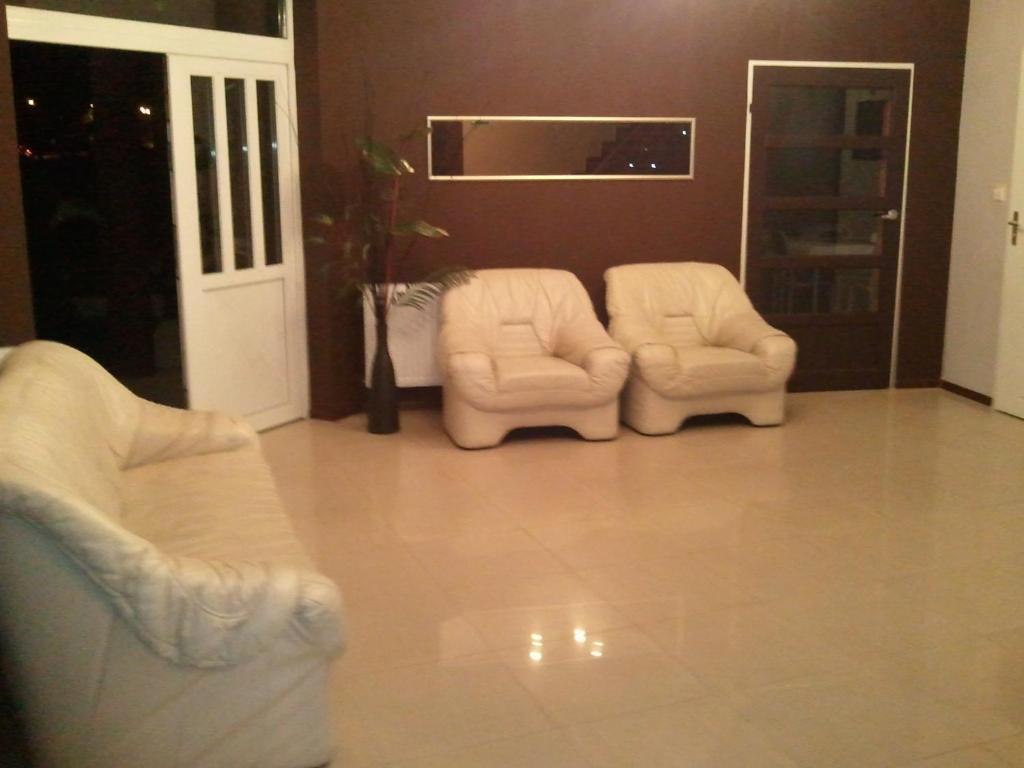 Hotelik Pod Baranami Siechnice Bagian luar foto