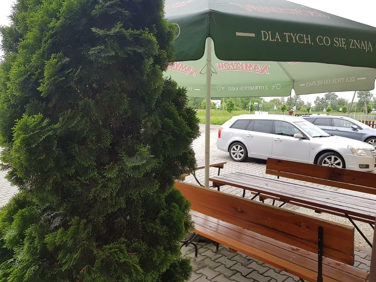Hotelik Pod Baranami Siechnice Bagian luar foto